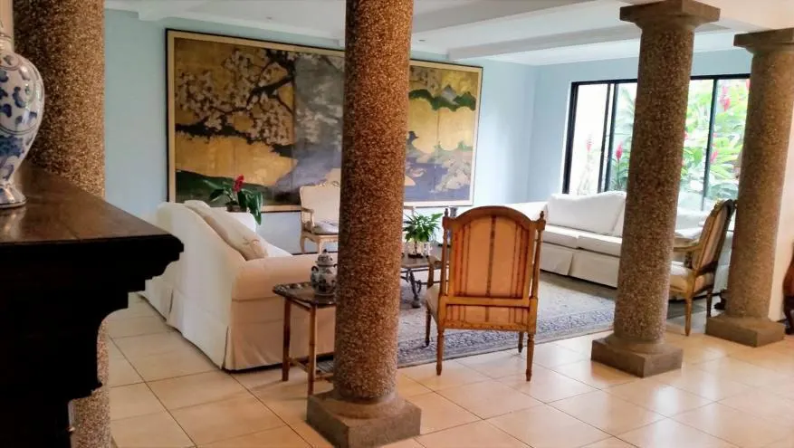 Casa de 5 Dormitorios en San Rafael de Escazú — No en Condominio — foto 1